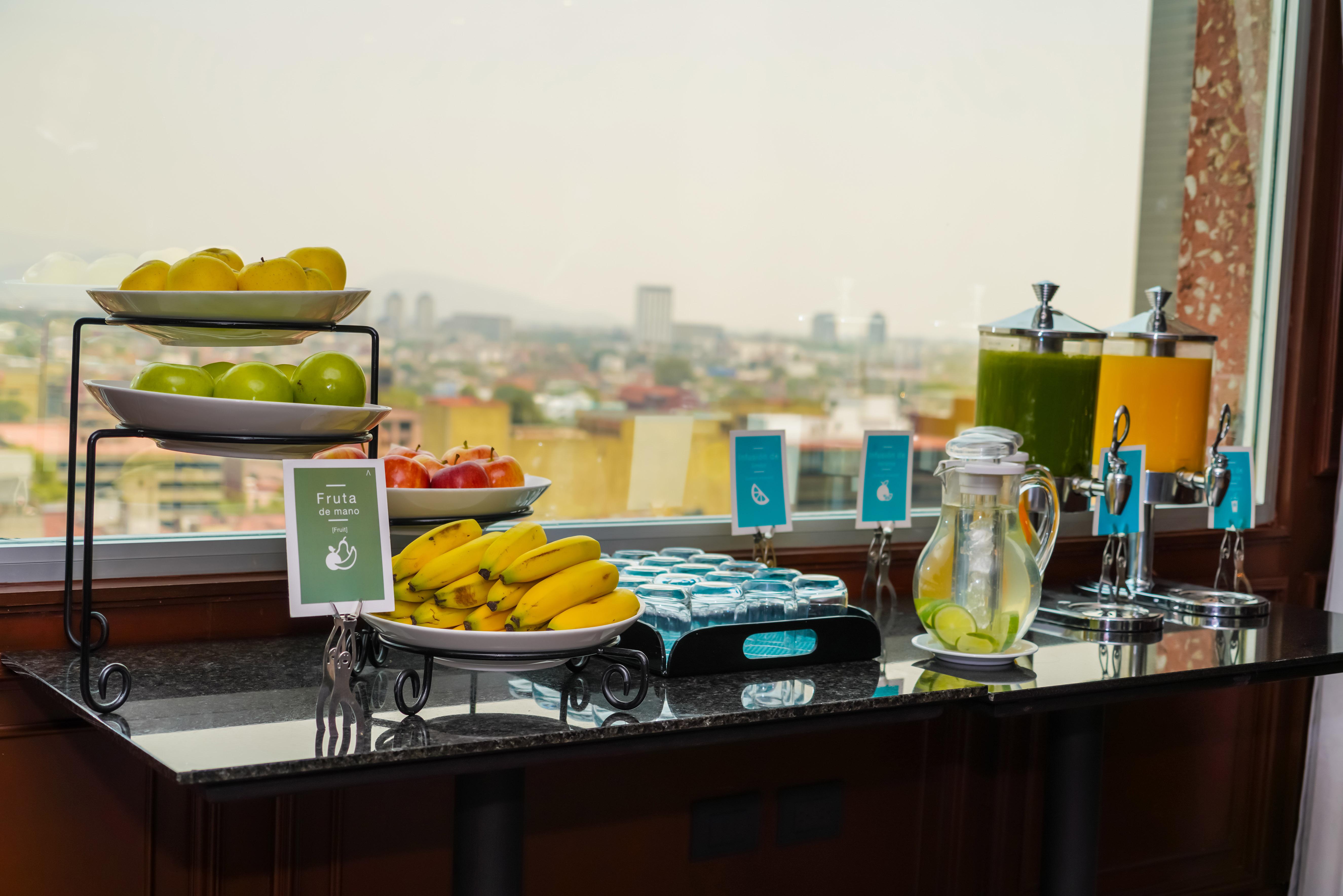 Barcelo Mexico Reforma Hotel Bagian luar foto A juice bar at a hotel
