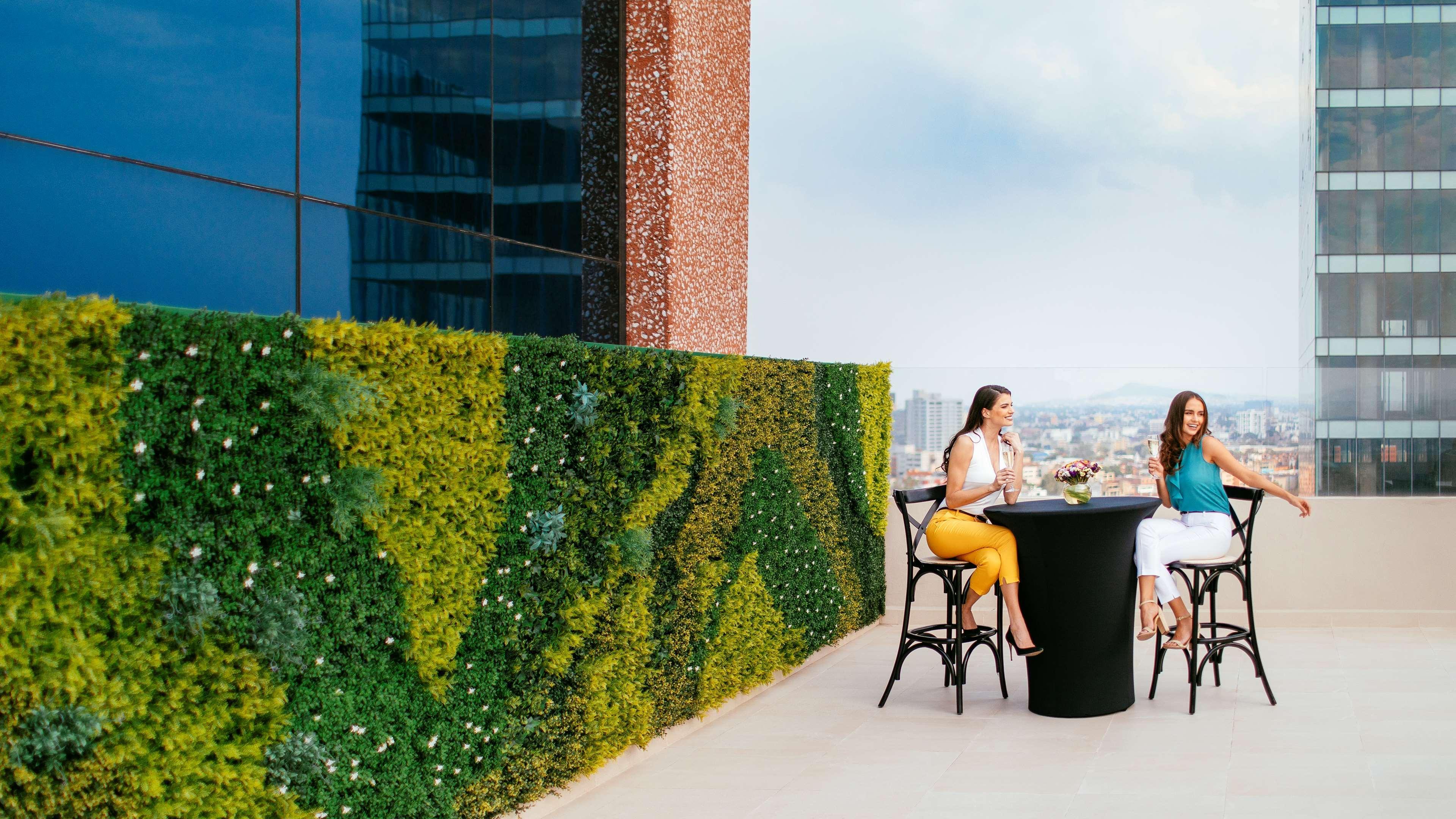 Barcelo Mexico Reforma Hotel Bagian luar foto Artificial green wall