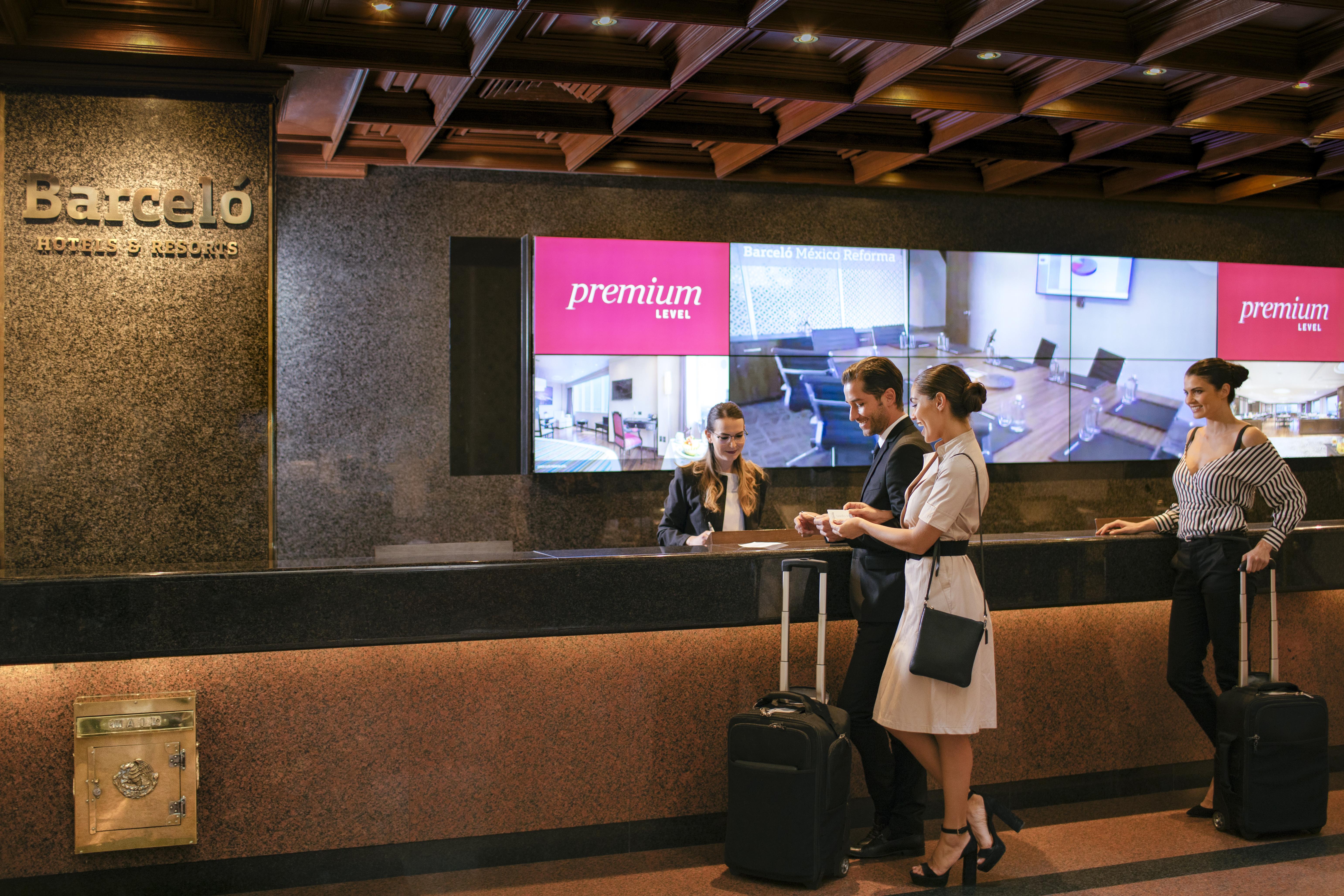 Barcelo Mexico Reforma Hotel Bagian luar foto Check-in counters at the airport
